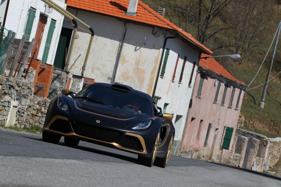  Lotus Exige R-GT 2012 года  (фото 3 из 17)